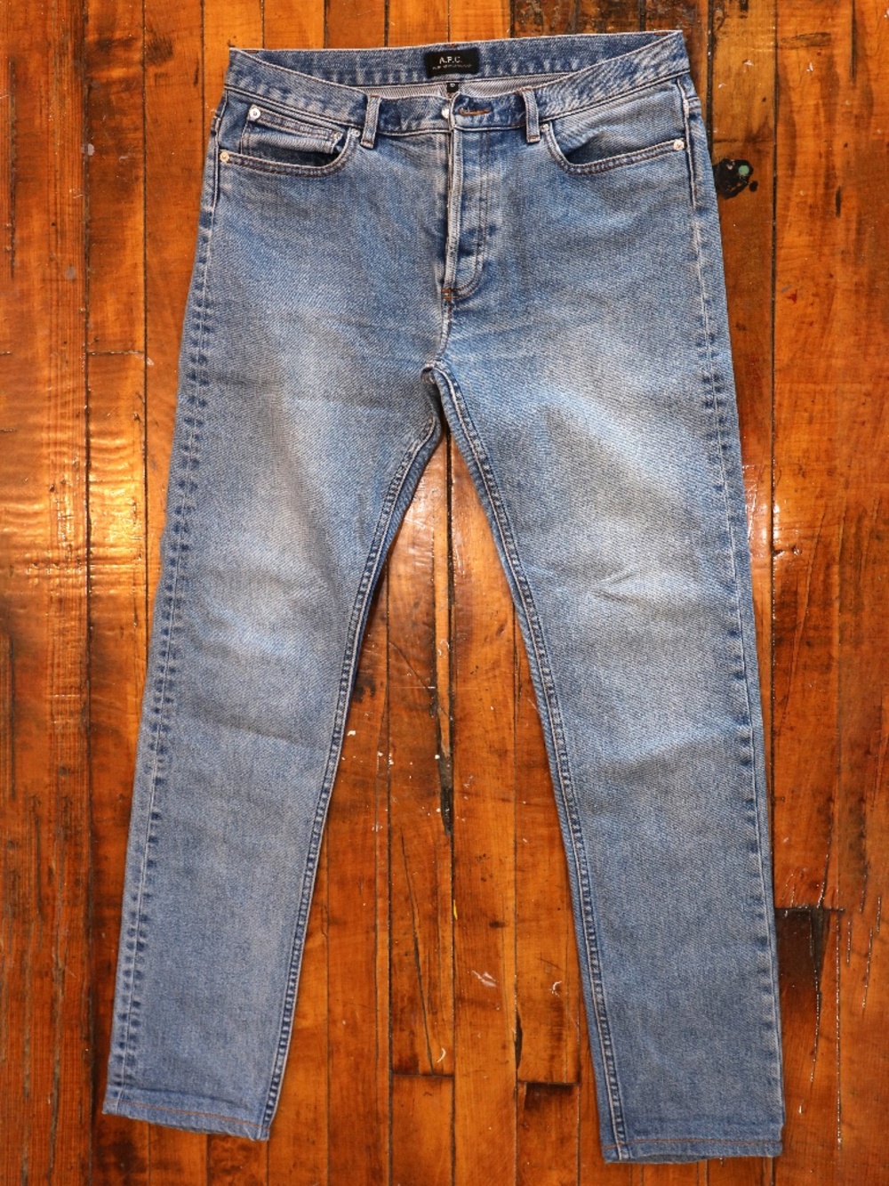 APC PETIT NEW STANDARD INDIGO JEANS / SIZE 32 / MENS /  HEMMED